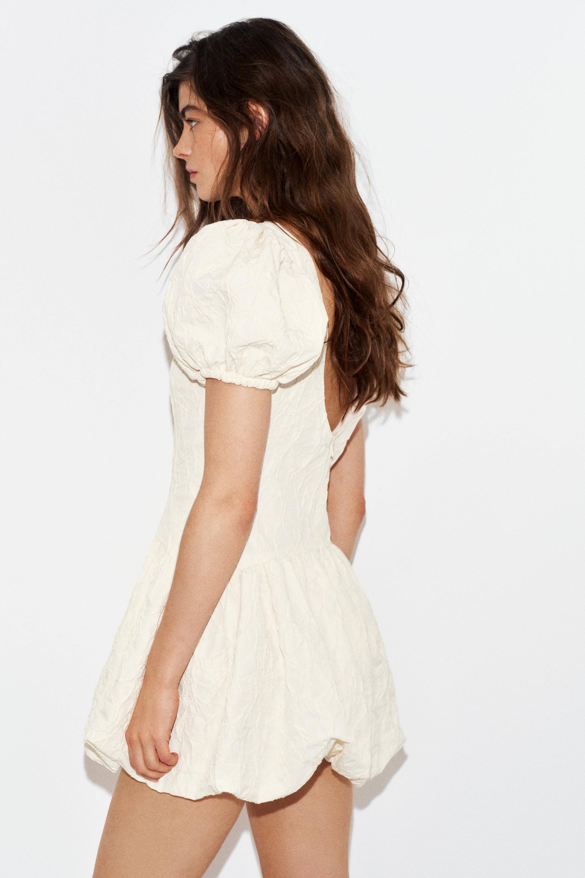 ROBE COURTE BALLON JACQUARD